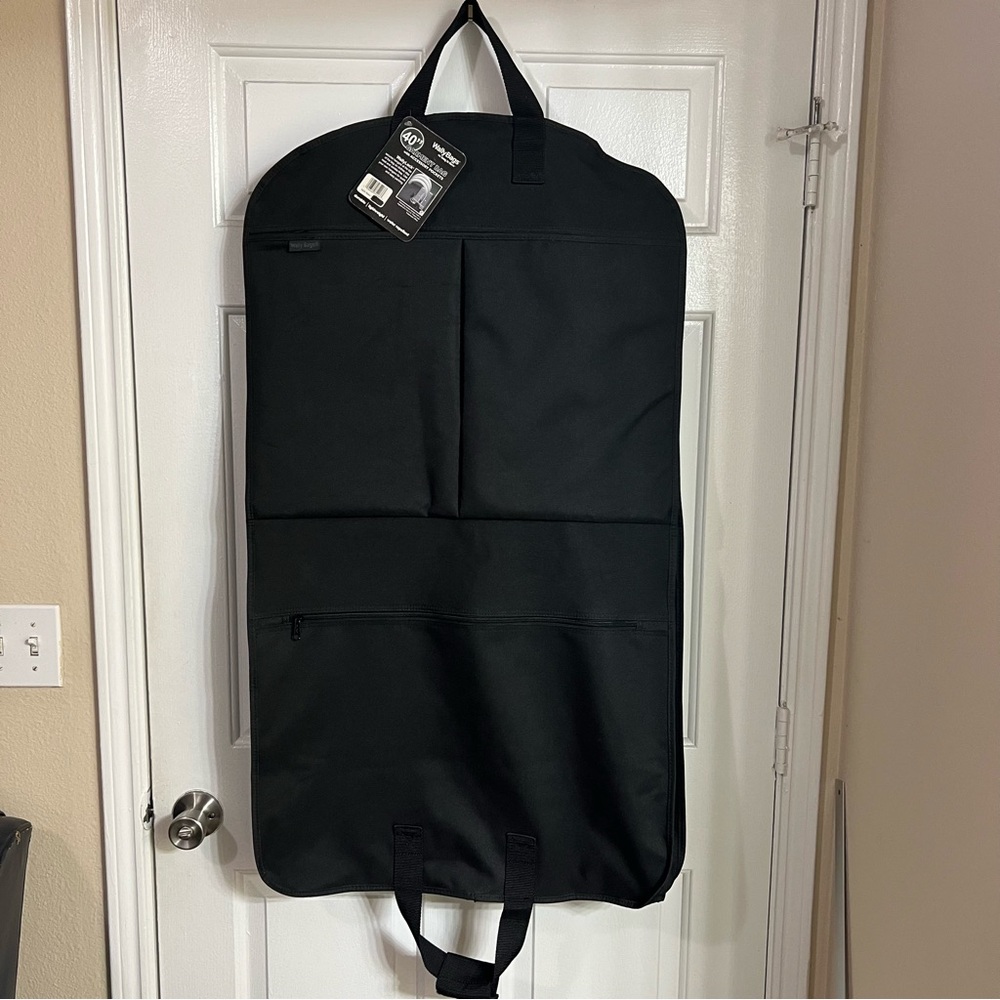 WallyBags 40” Garment Bag w/ Accessory Pockets – New with Tag – MSRP $79.99